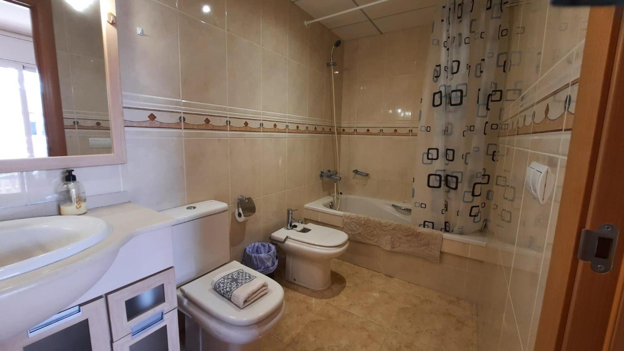 דירות Fabuloso Apartamento Familiar Con Piscina En סאלו מראה חיצוני תמונה