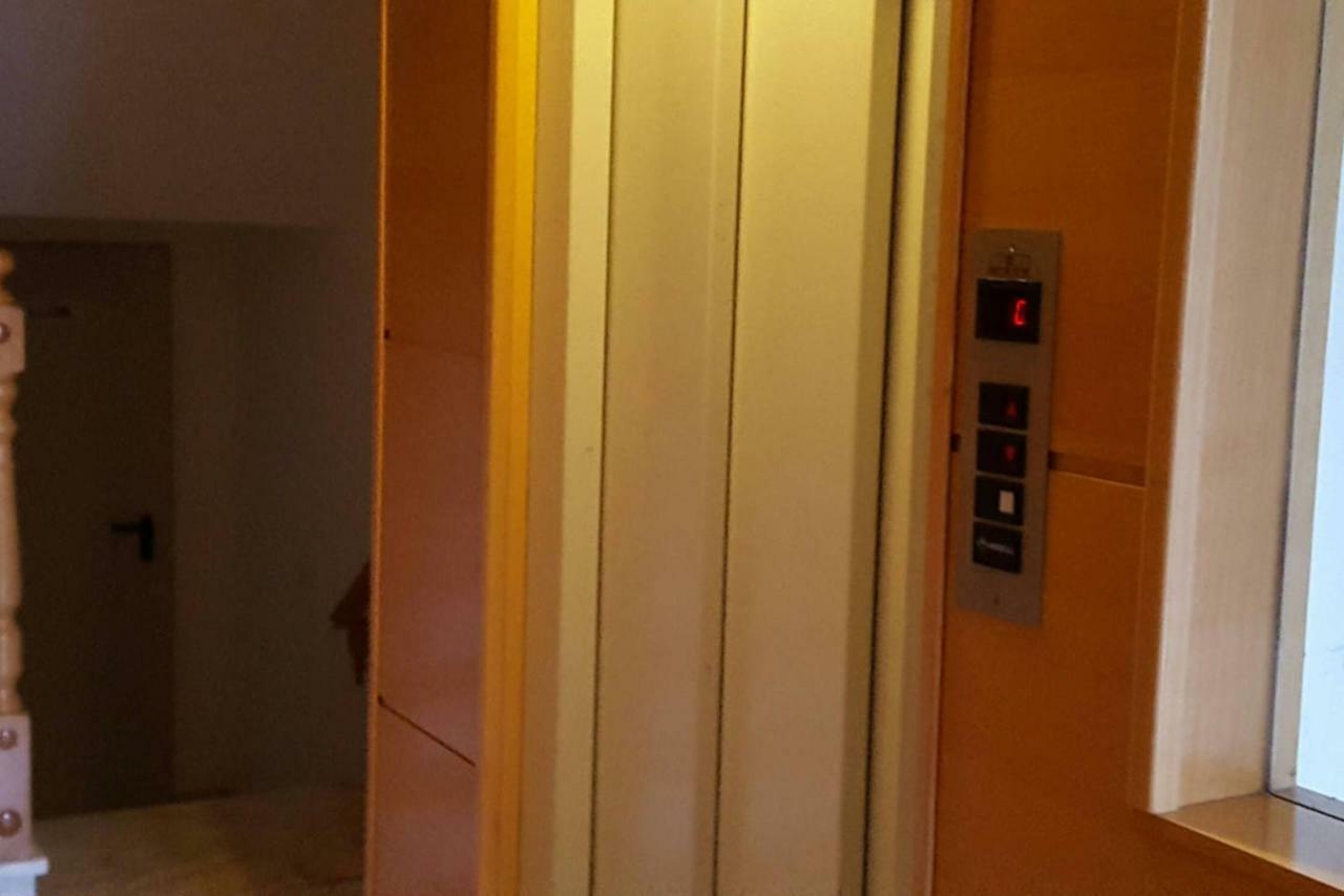 דירות Fabuloso Apartamento Familiar Con Piscina En סאלו מראה חיצוני תמונה