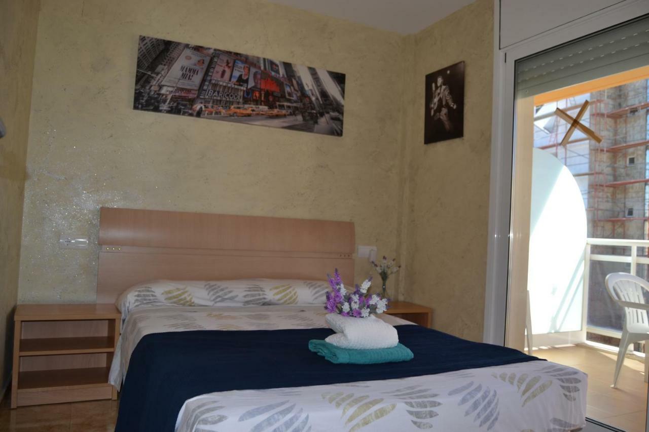 דירות Fabuloso Apartamento Familiar Con Piscina En סאלו מראה חיצוני תמונה
