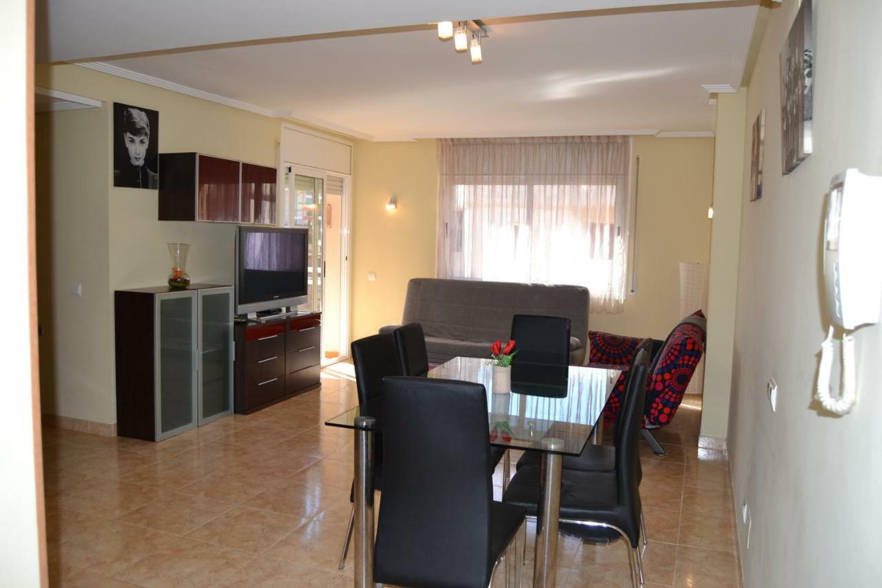 דירות Fabuloso Apartamento Familiar Con Piscina En סאלו מראה חיצוני תמונה