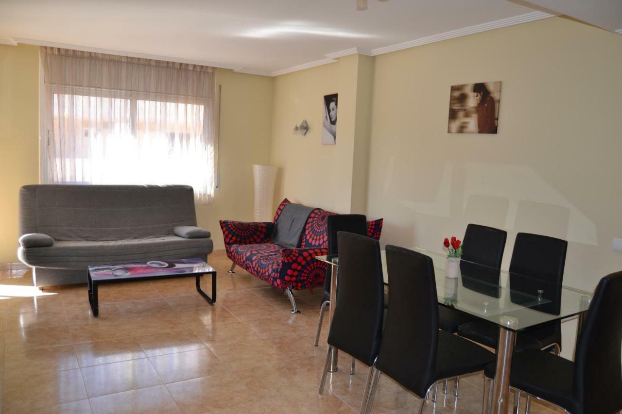 דירות Fabuloso Apartamento Familiar Con Piscina En סאלו מראה חיצוני תמונה